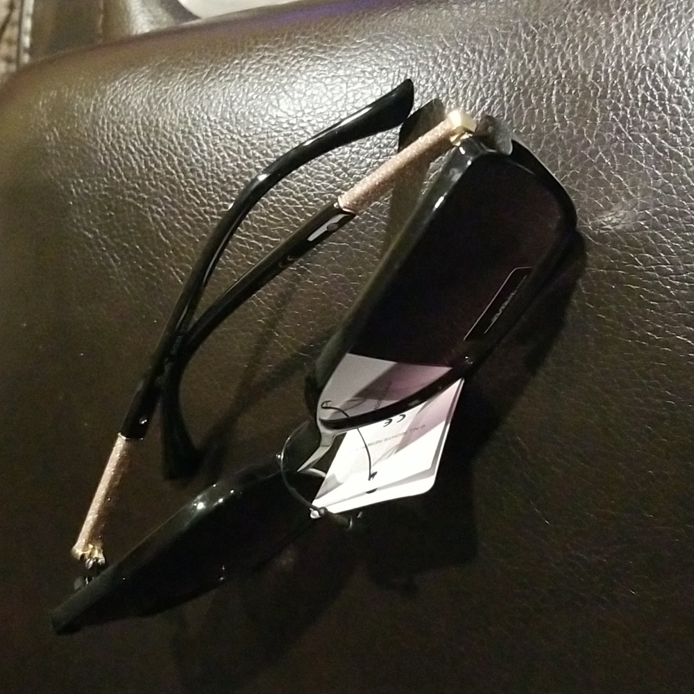 Sunglasses - Picture 7 of 8
